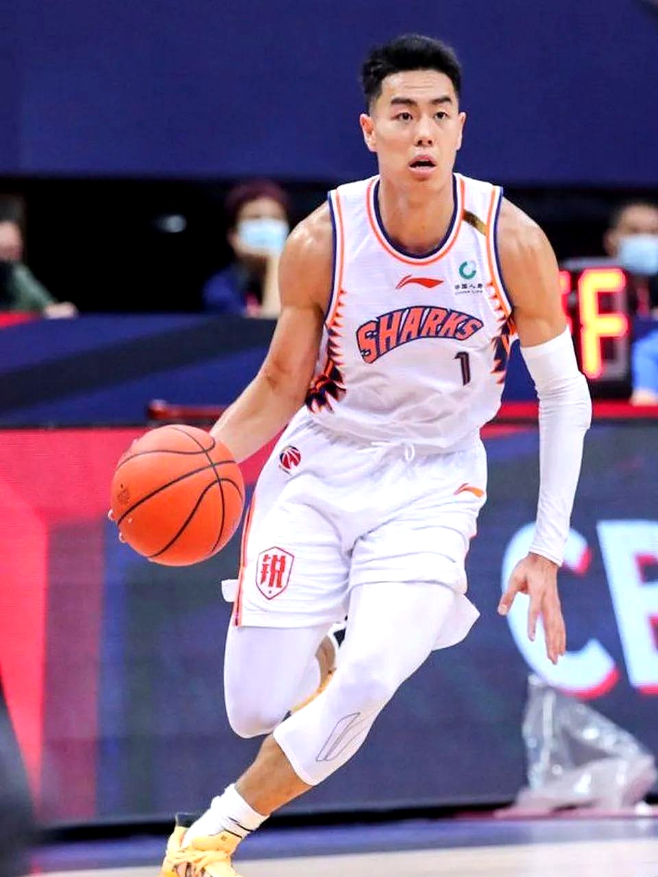 广厦男篮险胜对手，信心备战下一场比赛